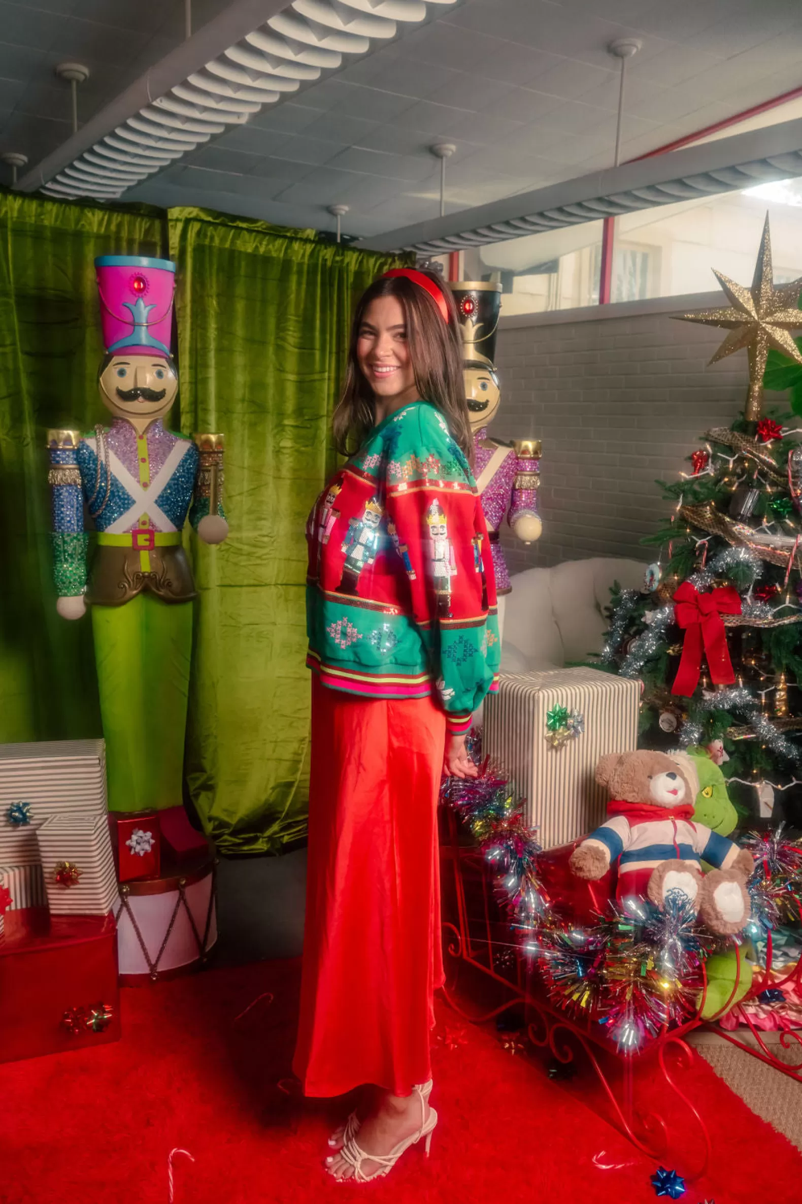 Queen of Sparkles Sweatshirts<Multi Vintage Nutcracker & Needlepoint Snowflake Sweatshirt Green