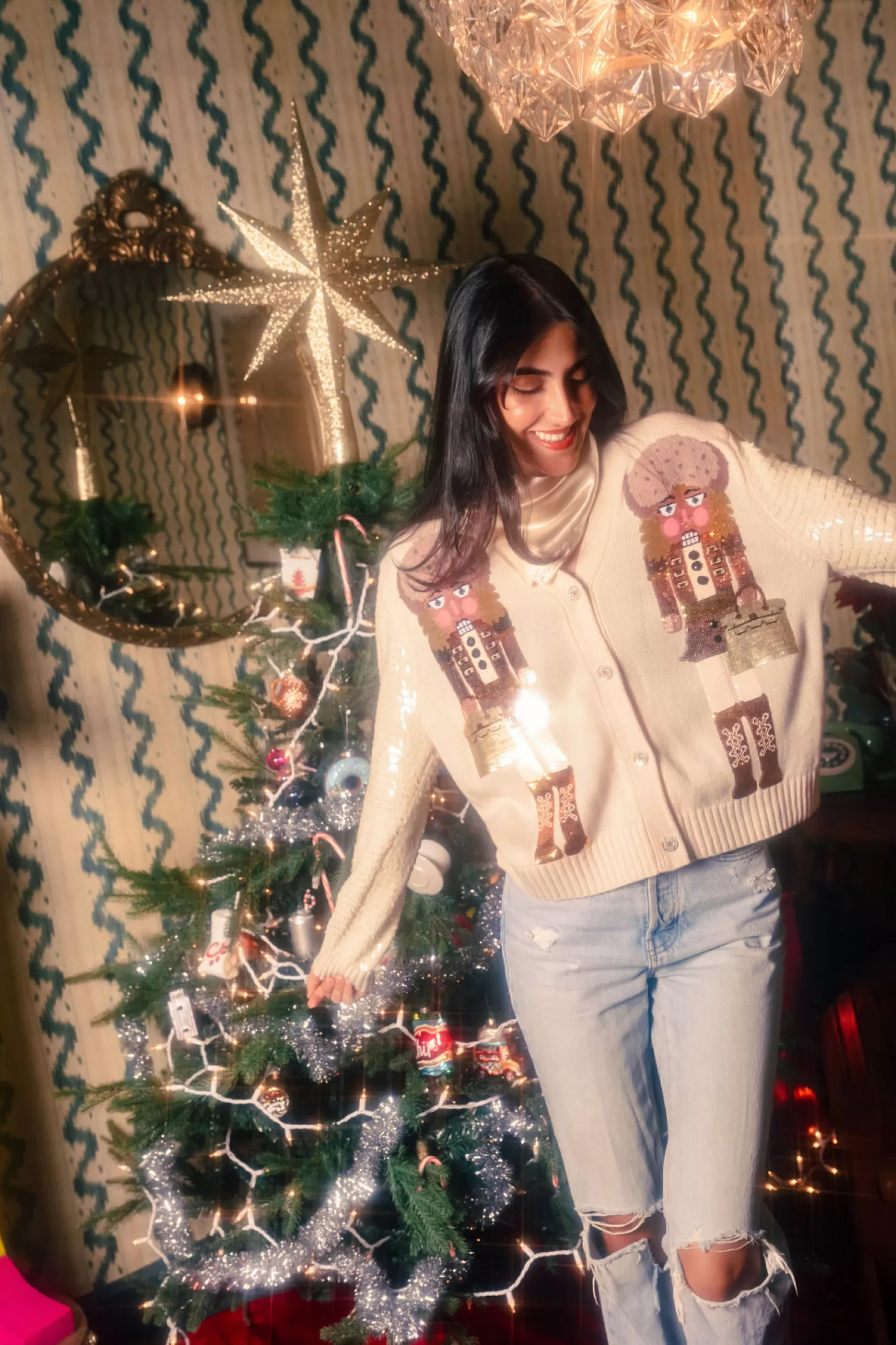 Queen of Sparkles Sweaters<Blonde Haired Nutcracker Lady Shard Sequin Sleeve Cardigan Ivory