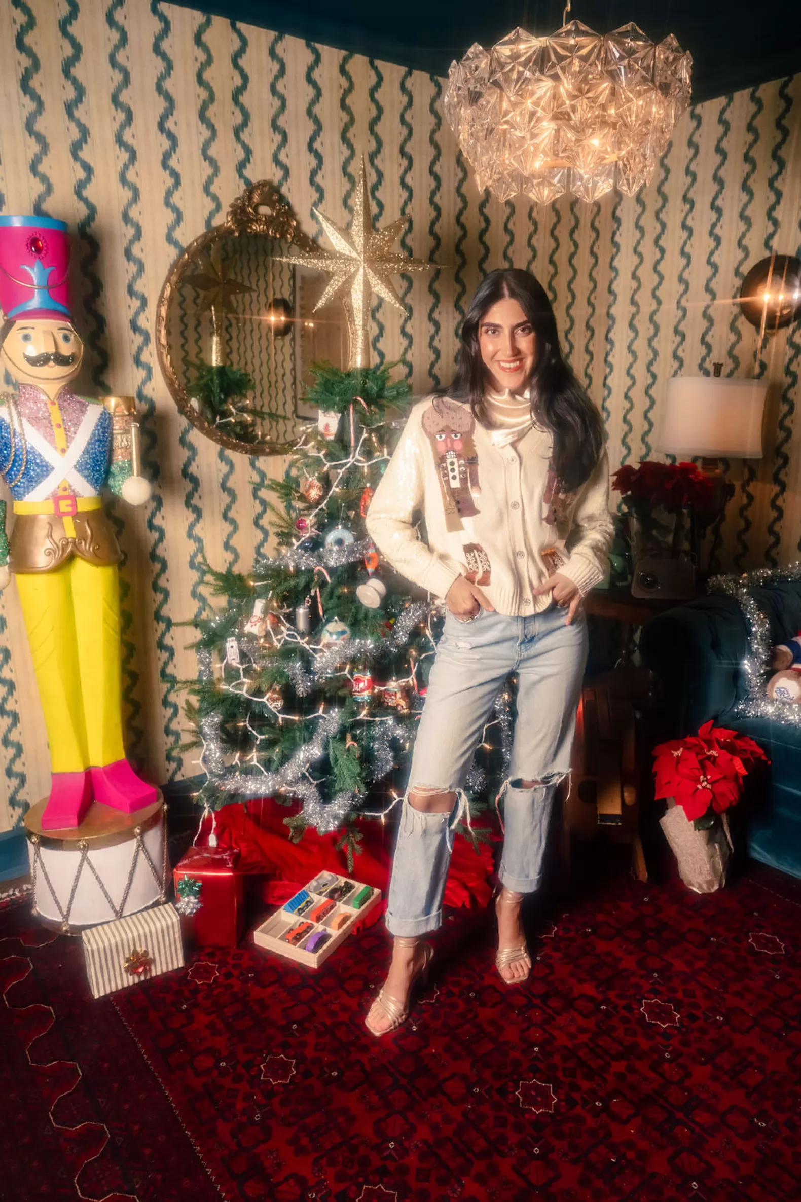 Queen of Sparkles Sweaters<Blonde Haired Nutcracker Lady Shard Sequin Sleeve Cardigan Ivory