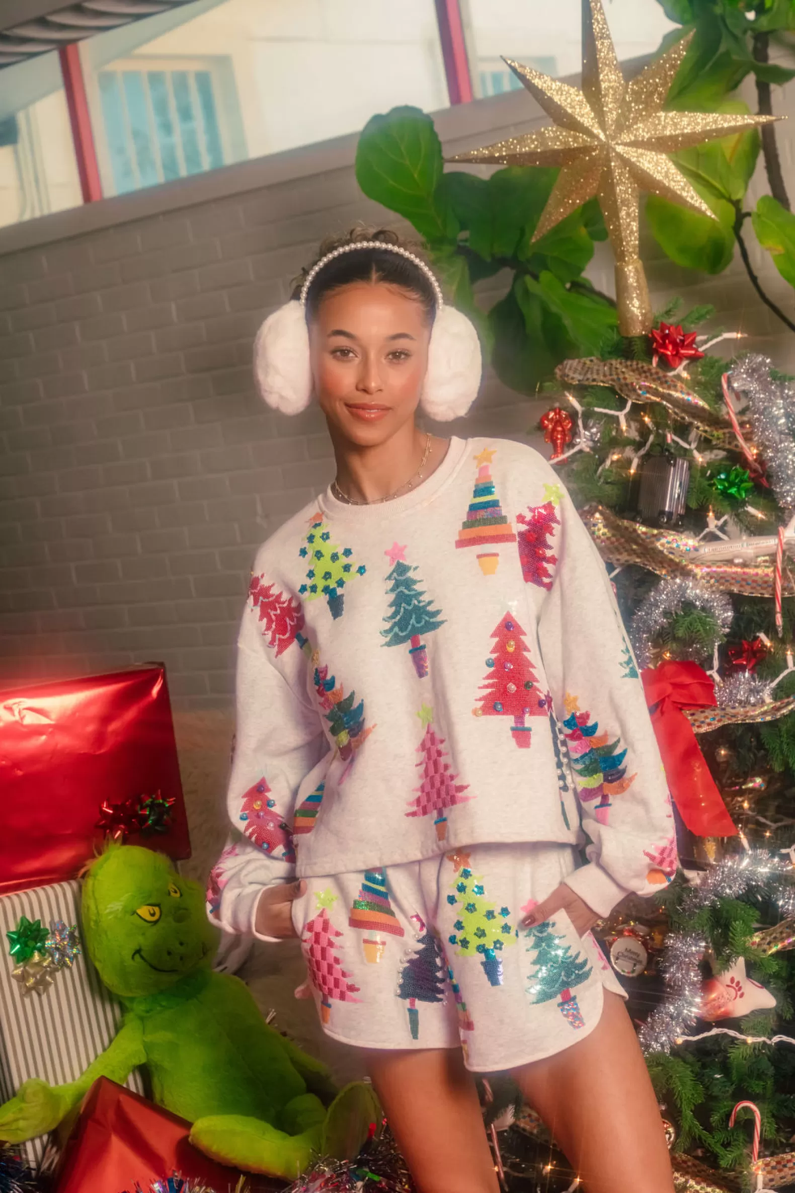 Queen of Sparkles Sets | Sweatshirts<Colorblock Trees Sweatshirt Light Grey