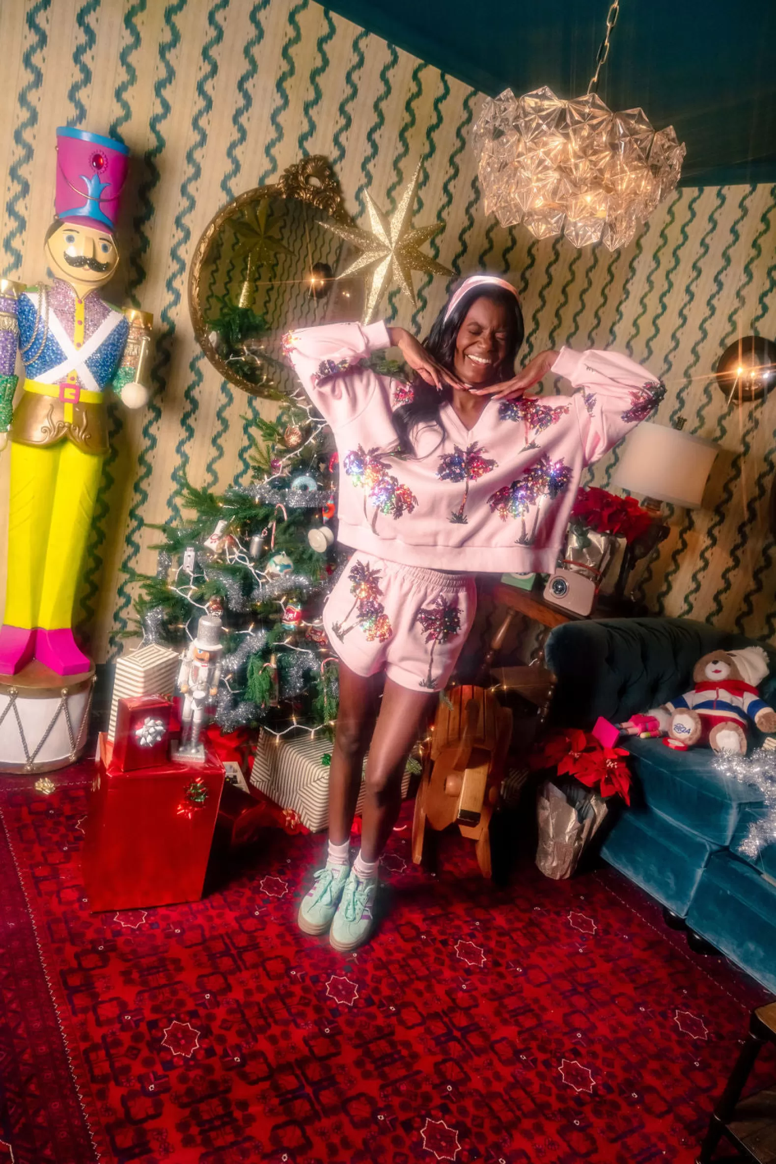 Queen of Sparkles Sets | Shorts<Light , Green & Red Multi Christmas Light Palm Tree Short Pink