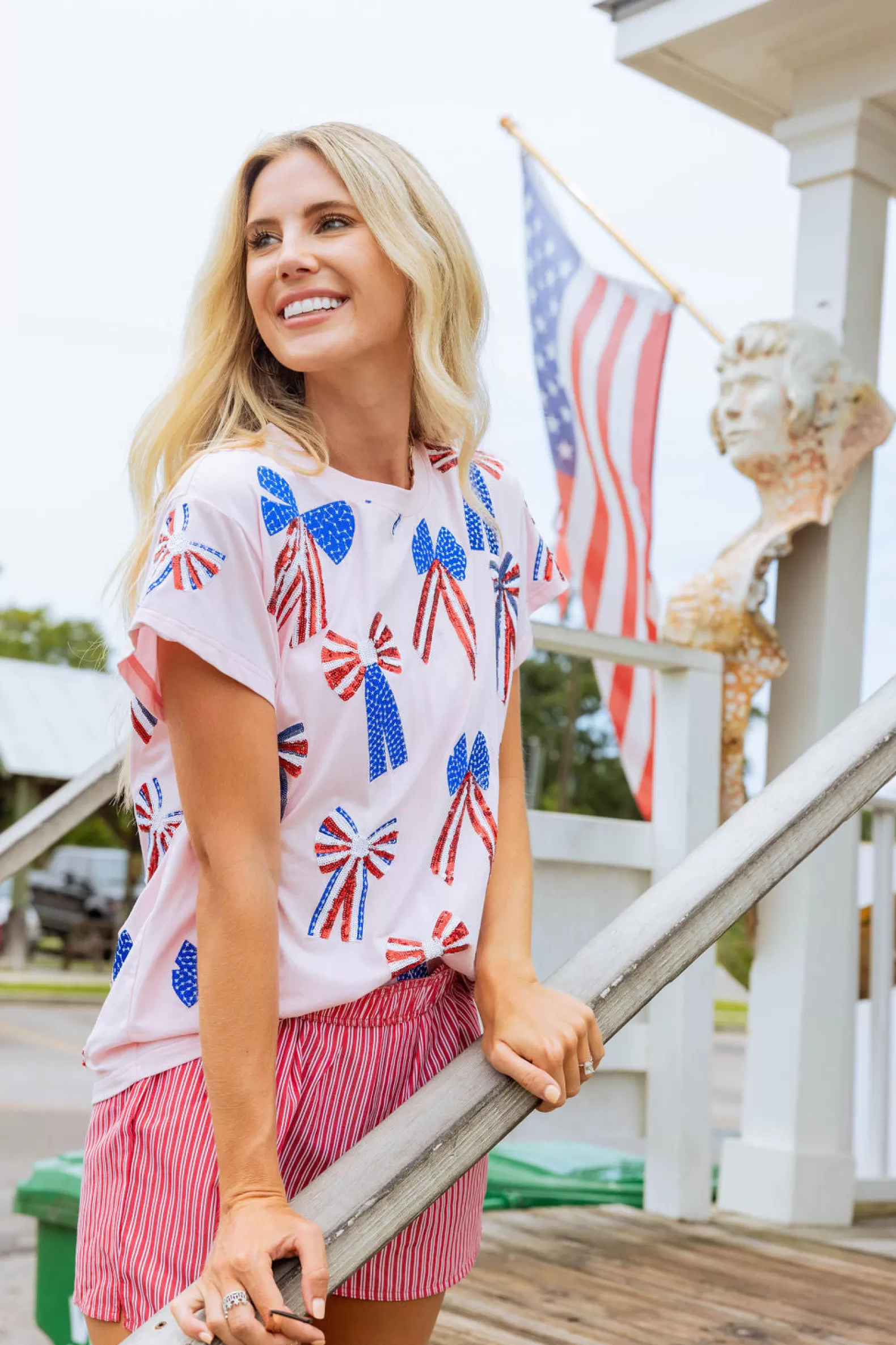 Queen of Sparkles Tees | Our Favorites<Red, White & Blue Scattered Bow Tee Light Pink