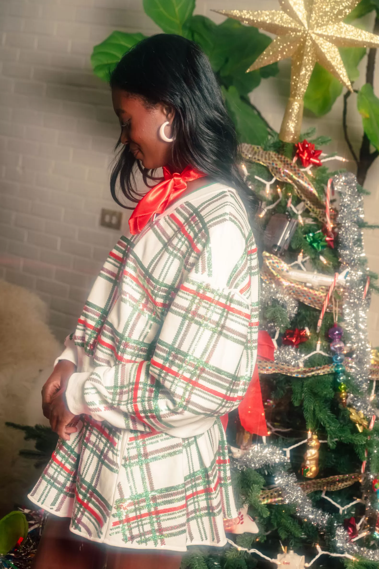 Queen of Sparkles Sets | Sweatshirts<, Red & Green Plaid V Neck Sweatshirt White